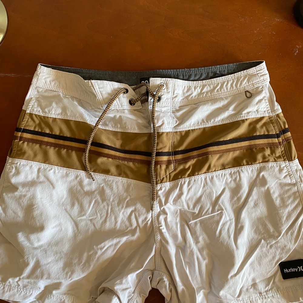 Hurley Men's White and Tan Board Shorts
